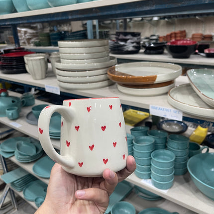 Leftover Everyday Mug ( Glossy Off-White with Red Hearts ) ( 550ml )