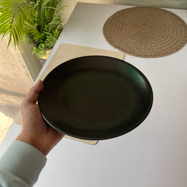 Leftover 8.5 inch Rimless Plate ( Noir )
