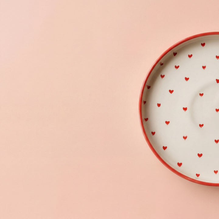 10 inch Classic Plate ( Glossy Off-White with Red Hearts )