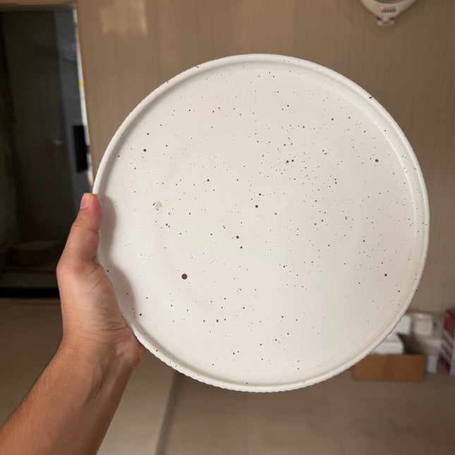 Leftover 10.5 inch Pebble Edge Plate ( Snow Cocoa )