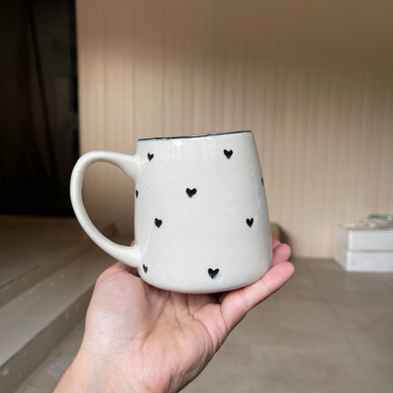 Leftover Everyday Mug ( Glossy Off-White with Black Hearts ) ( 550ml )