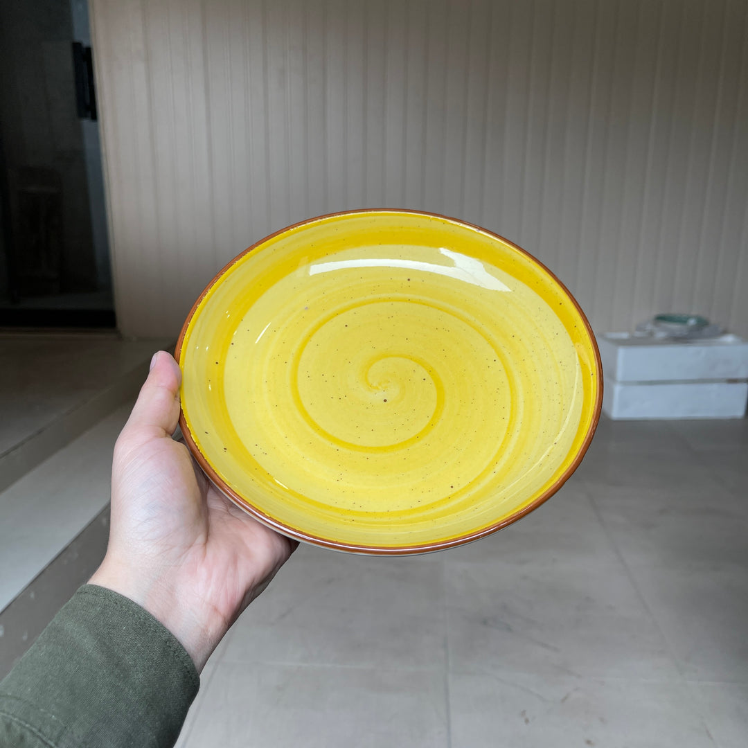 Leftover 8.5 inch Entree Bowl ( Yellow Colorline )