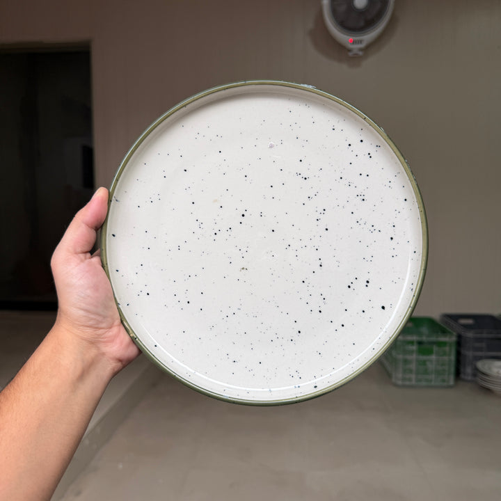 Leftover 10 inch Lite Classic Plate ( Outer Dark Green Colorline )
