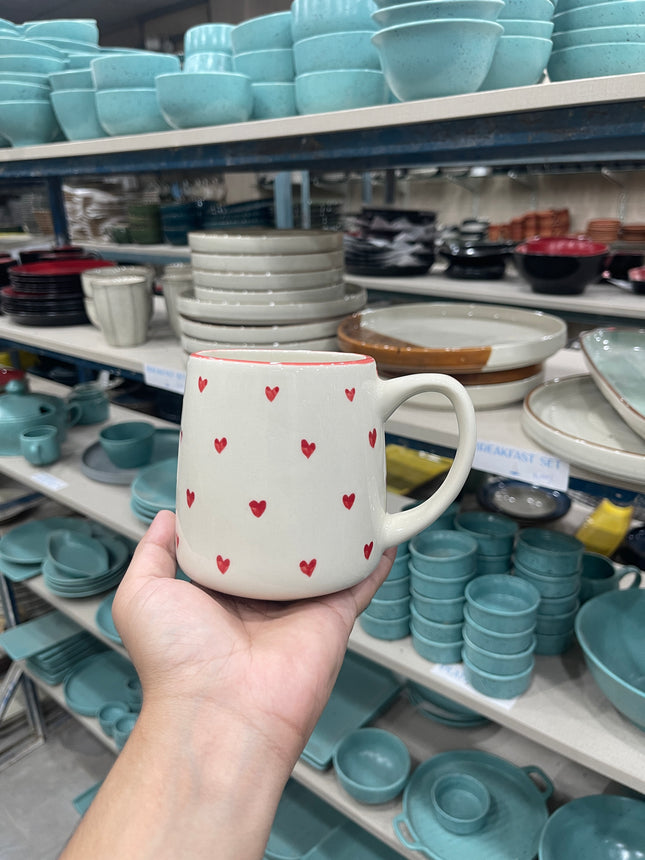 Leftover Everyday Mug ( Glossy Off-White with Red Hearts ) ( 550ml )