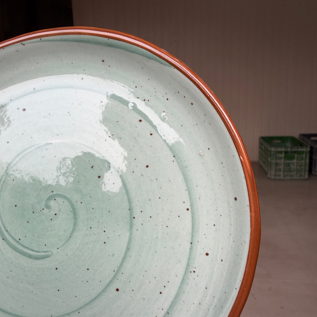 Leftover 7 inch Curved Oval Quarter Plate ( Breeze )