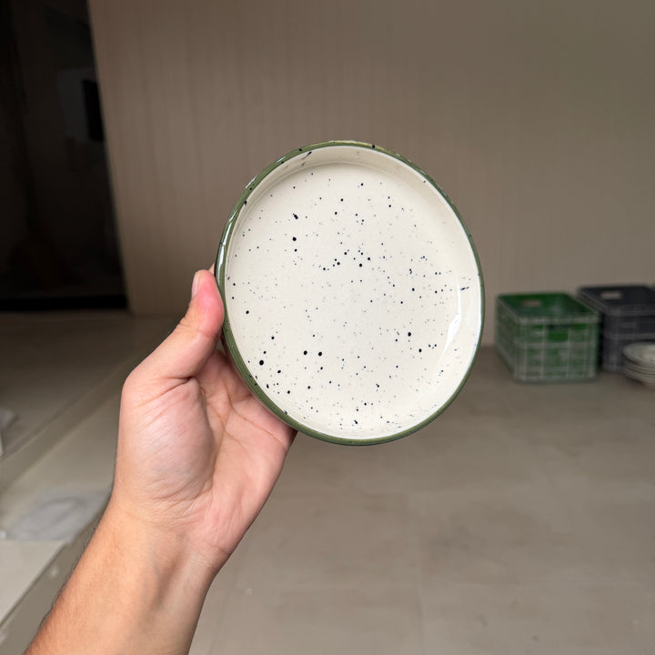 Leftover 6 inch Classic Plate ( Outer Dark Green Colorline )
