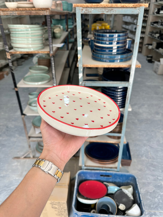 Leftover 8 inch Classic Plate ( Glossy Off-White with Red Hearts )