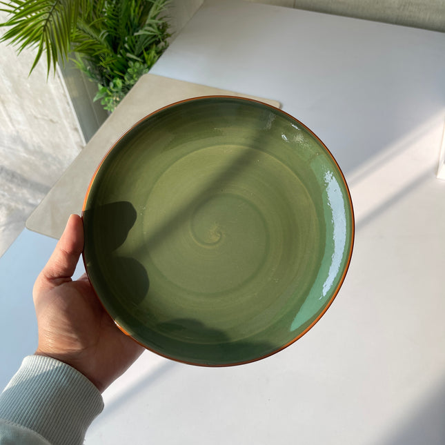 Leftover 8.5 inch Rimless Plate ( Dark Green Colorline )