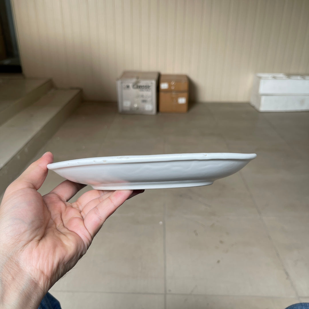 Leftover 8.5 inch Rimless Plate ( Snow Cocoa )