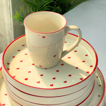 4-Person 16-Piece Breakfast Set ( Glossy Off-White with Red Hearts )