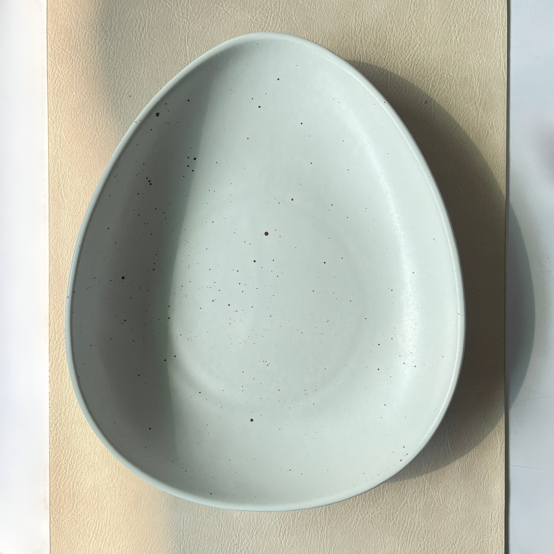 11"x9" Triangular Platter ( Snow Cocoa )