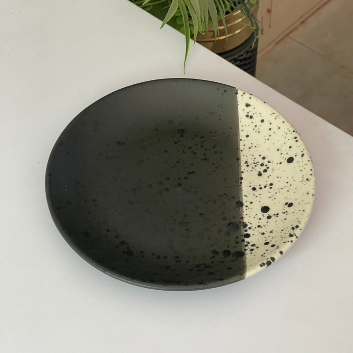 8.5 inch Rimless Plate ( Eclipse )
