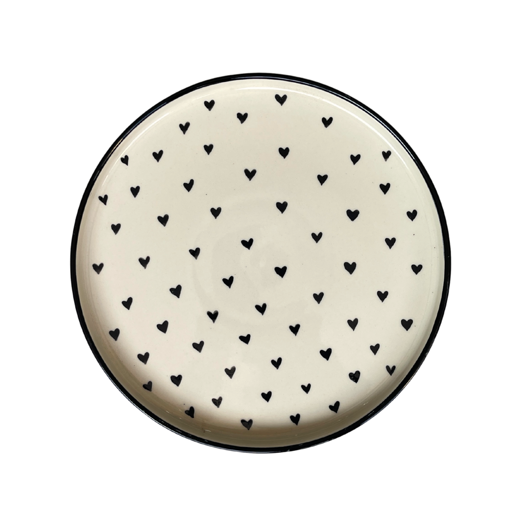 10 inch Classic Plate ( Glossy Off-White with Black Hearts )