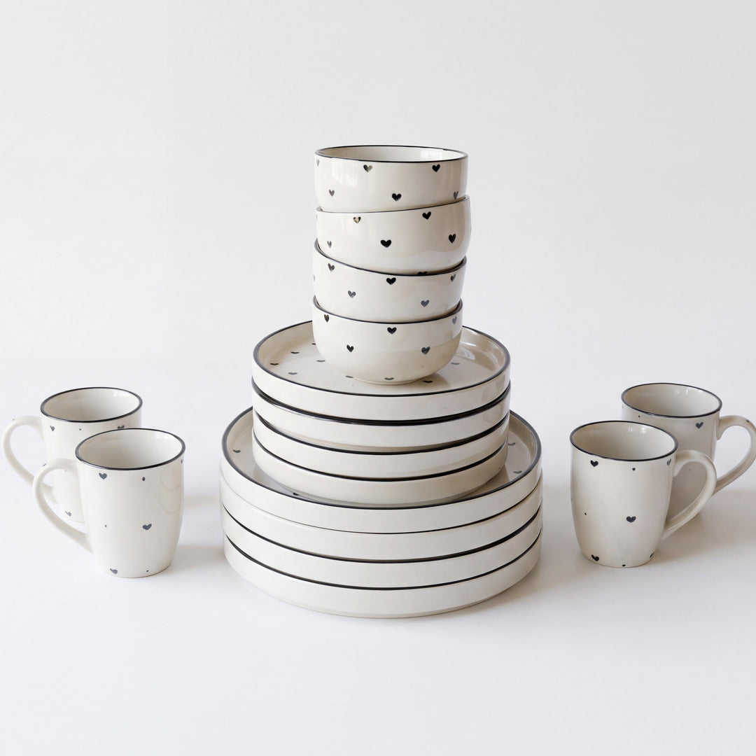 4-Person 16-Piece Breakfast Set ( Glossy Off-White with Black Hearts )
